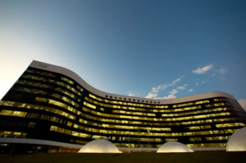 PT e PL concentram 30% do Fundo Eleitoral de R$ 4,96 bi para 2026