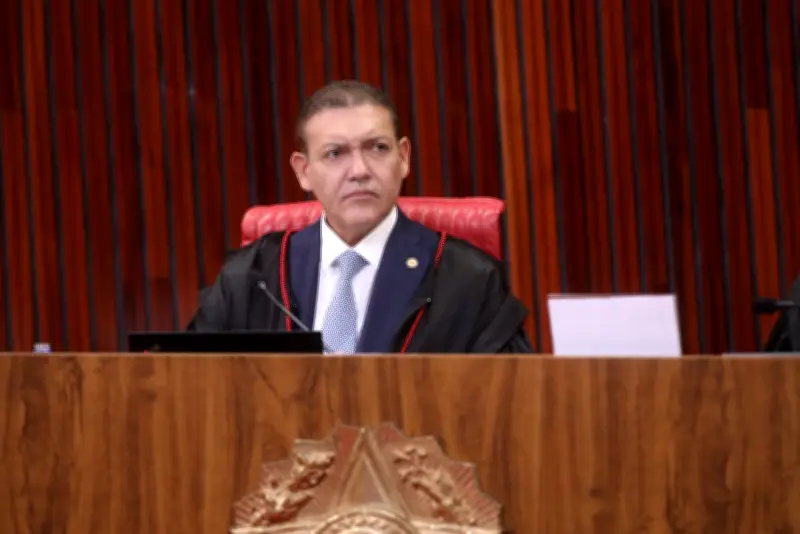 PT e PL unem-se para pressionar Nunes Marques no STF