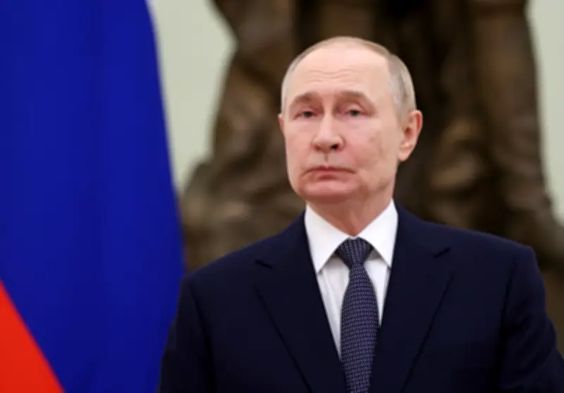 Putin admite escassez de combustível após ataques ucranianos