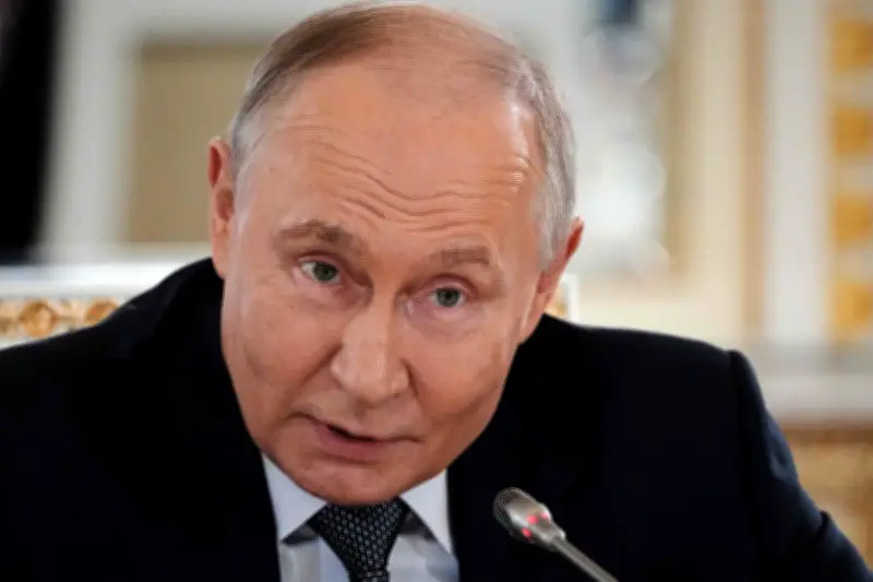 Putin rejeita encontro com Zelenski e critica proposta de cessar-fogo