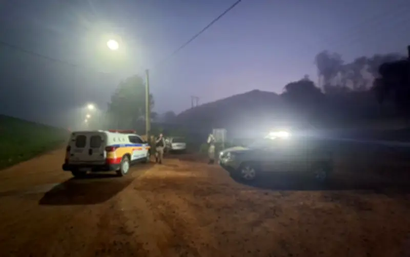 Quatro presos em série de roubos em Cambuí, MG, usavam simulacro de arma
