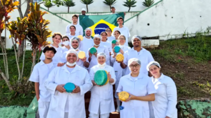 Queijo verde, amarelo e azul: estudantes mineiros criam iguaria nas cores do Brasil