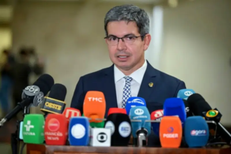 Randolfe confiante em votação do fim da escala 6x1 no Senado