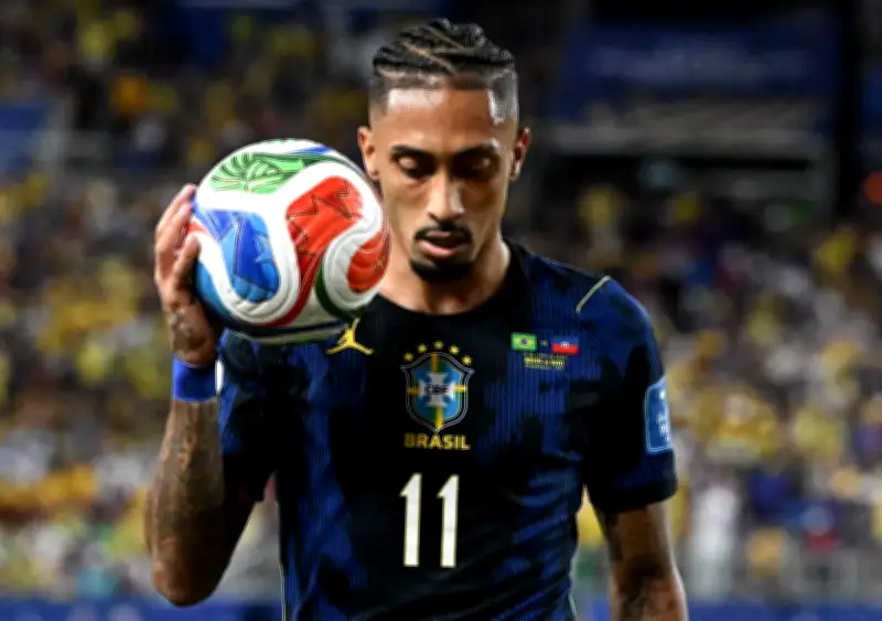 Raphinha é criticado após atuação abaixo contra o Haiti