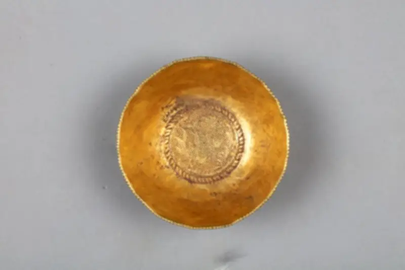 Raras peças de ouro e vasos chineses de 3 mil anos chegam ao Rio