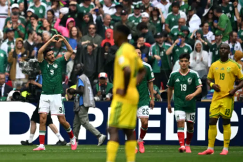 Raul Jimenez marca primeiro gol em Copas em sua quarta participação