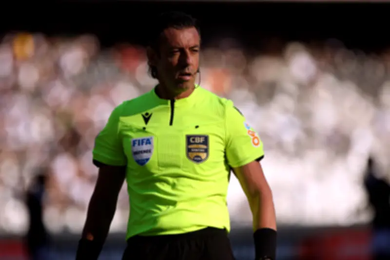 Árbitros da Copa do Mundo 2026: como são escolhidos, mulheres e brasileiros