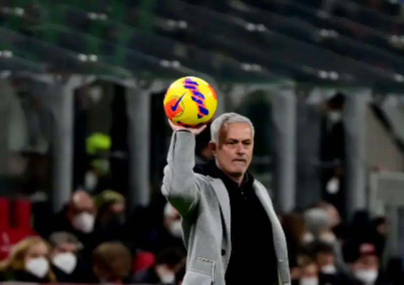Real Madrid anuncia retorno de José Mourinho como técnico