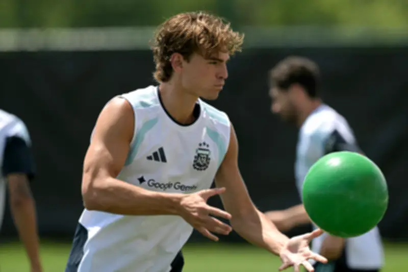 Real Madrid não recomprará Nico Paz; meia fica no Como até 2027