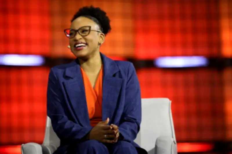 Rebeca Andrade defende educação financeira nas escolas no Web Summit Rio 2026