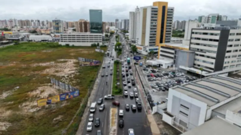 Recapeamento asfáltico altera trânsito no Bairro Jardins em Aracaju
