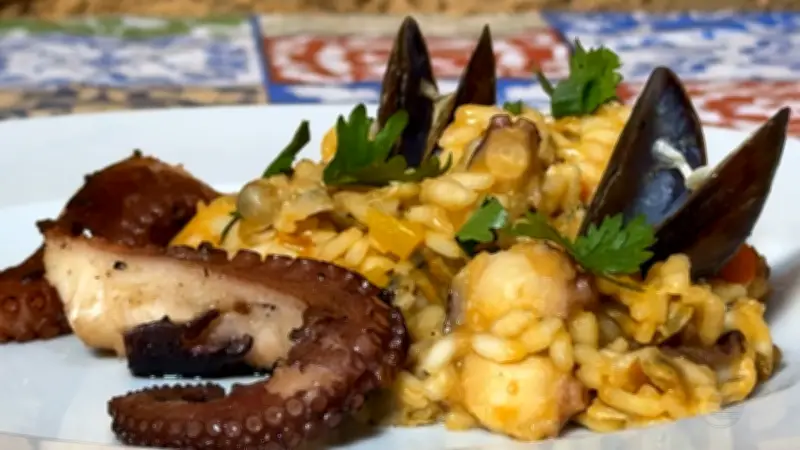 Receita de risoto de frutos do mar: aprenda a fazer prato rápido e saboroso