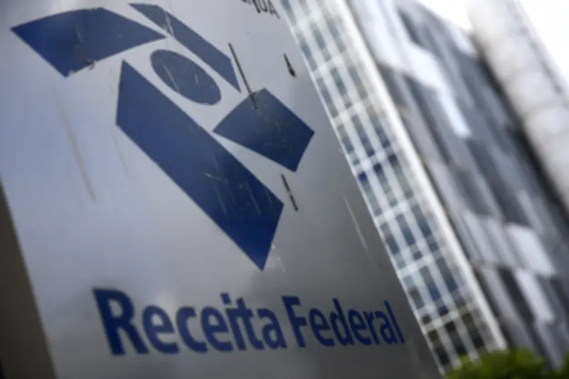 Receita Federal leiloa iPhones, PS4 e carros a partir de R$ 10 em SP