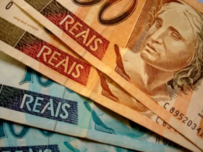 Receita Federal paga R$ 16 bi em restituição do IR 2026; veja dicas