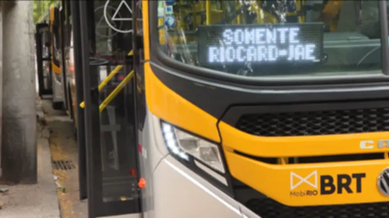 Rio de Janeiro: ônibus municipais deixam de aceitar pagamento em dinheiro