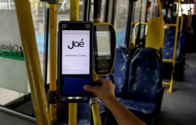 Rio: dinheiro deixa de ser aceito nos ônibus municipais; veja como pagar