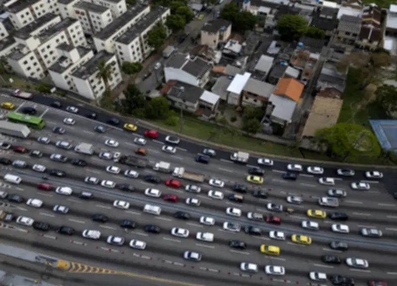 Rio libera reboques e guinchos em vias expressas e túneis em qualquer horário