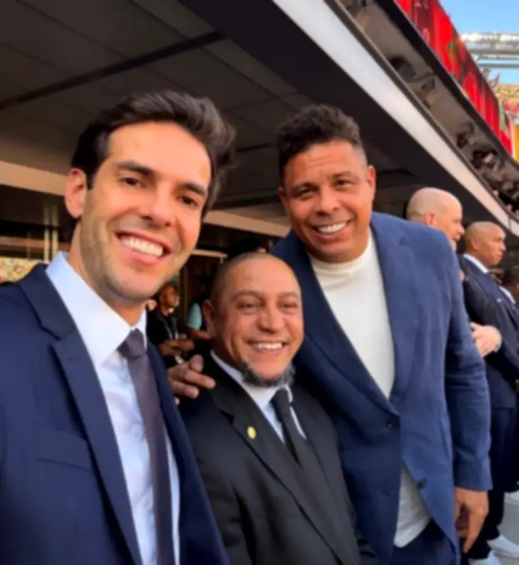 Roberto Carlos revela ajuda de campeões mundiais a Ancelotti na seleção