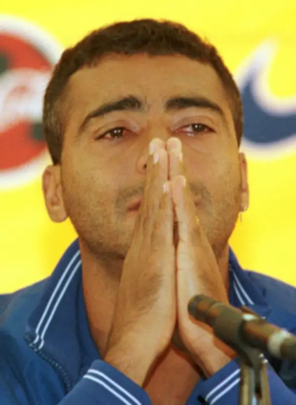 Romário critica falta de paciência com Neymar e relembra lesão em 1998