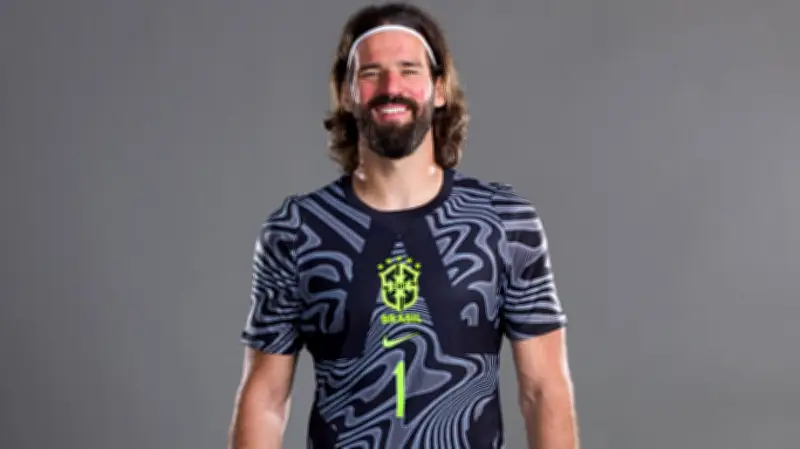 Rosácea de Alisson Becker: entenda a vermelhidão no rosto do goleiro