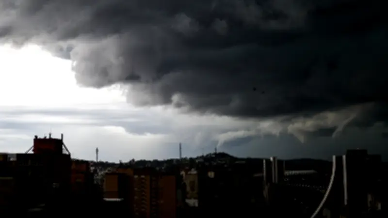 RS: tempestade com ventos de até 100 km/h e granizo neste domingo