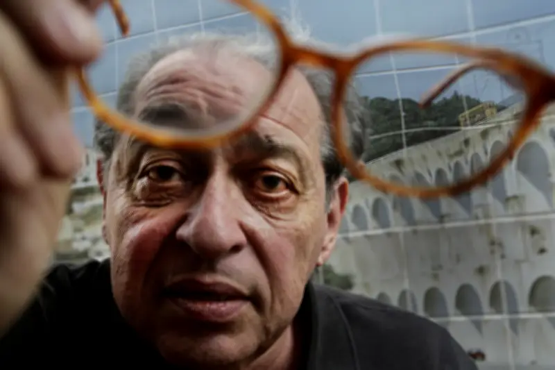 Ruy Castro discute futebol e literatura no Beco das Sardinhas
