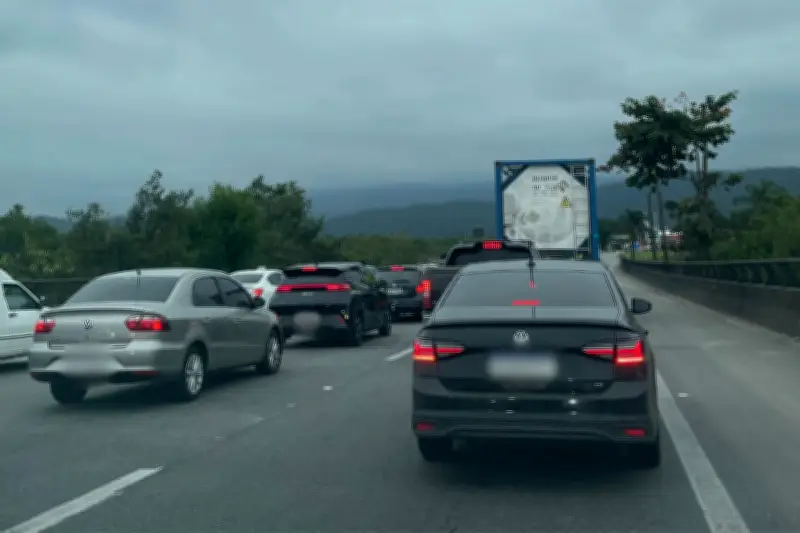 SAI: 11 km de congestionamento na Imigrantes sentido SP neste sábado