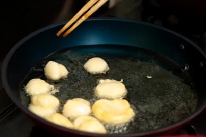 Segredo do bolinho de chuva perfeito: técnica e temperatura ideal