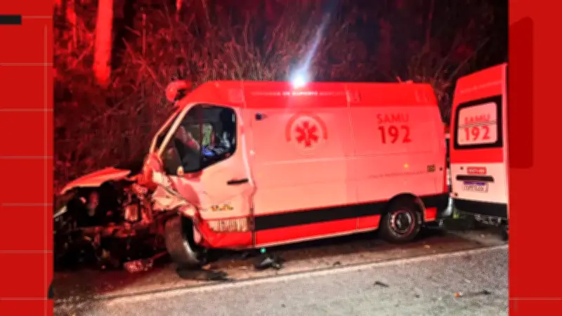 Seis feridos em colisão entre carro e ambulância na BR-262 no ES