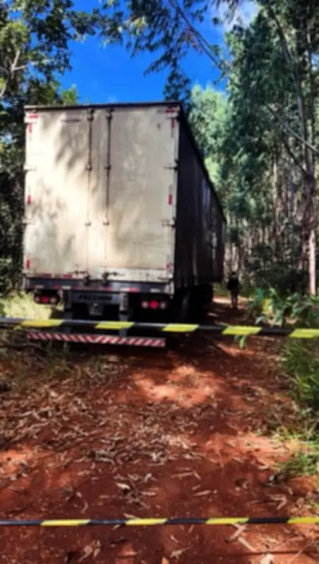 Semirreboque furtado em Contagem é encontrado em Curvelo