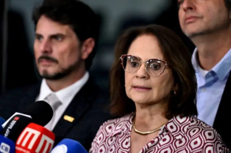 Senado aprova projeto que dificulta aborto legal em crianças