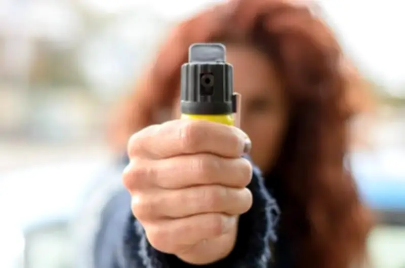 Senado aprova spray de pimenta para defesa de mulheres; veja regras