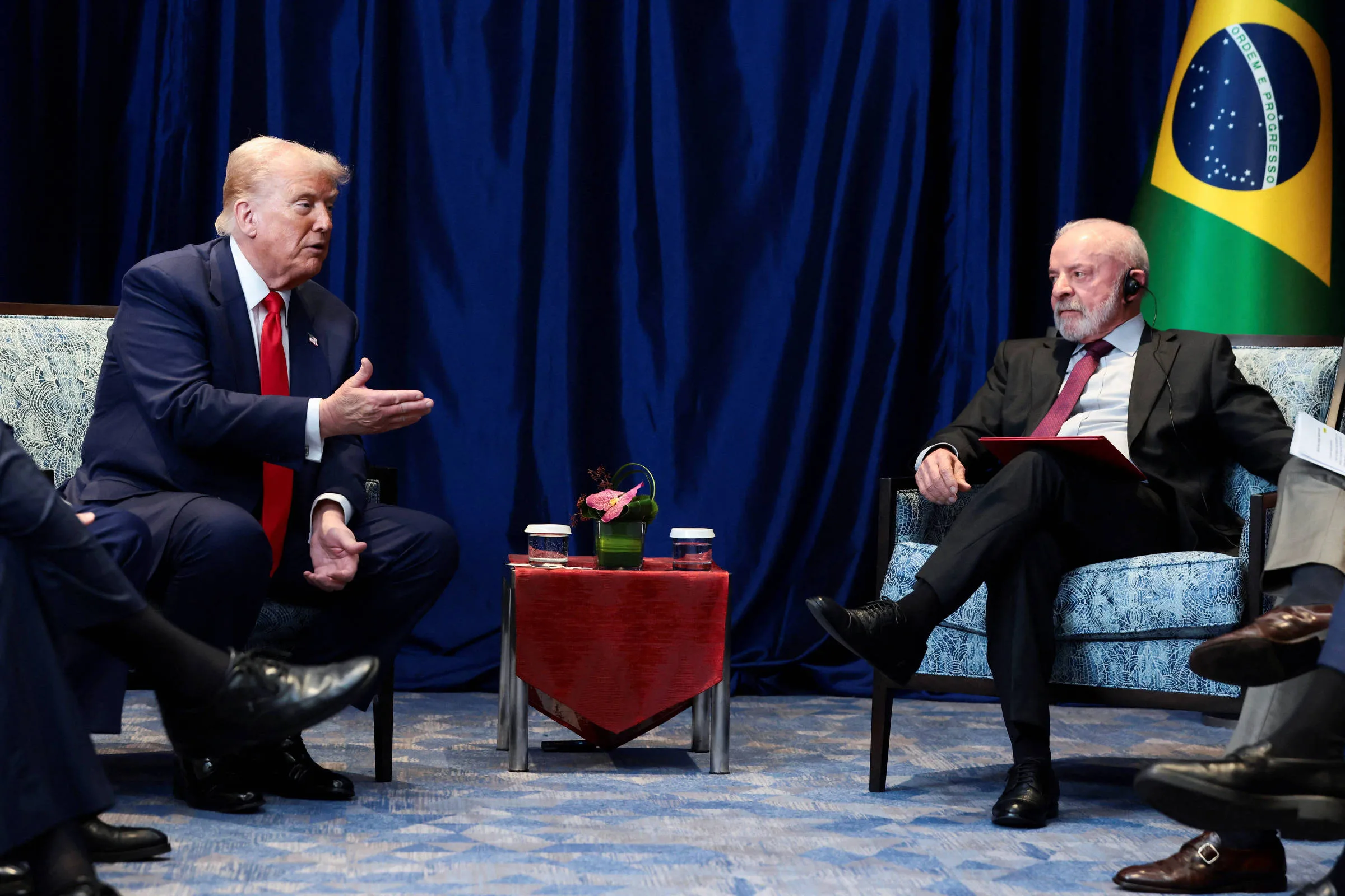Senado dos EUA aprova medida contra tarifas de Trump ao Brasil