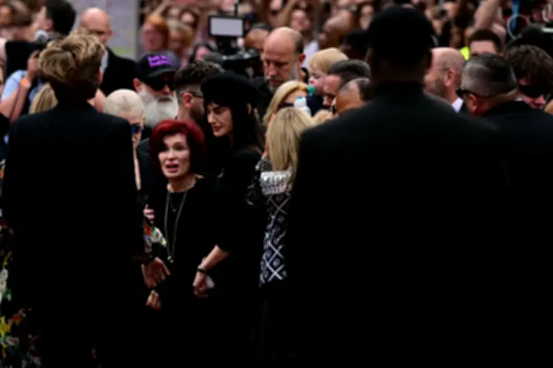 Sharon Osbourne é hospitalizada e perde evento de estátua de Ozzy
