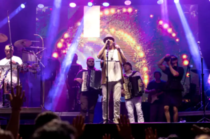 Show do Falamansa é interrompido no São João de Caruaru; banda lamenta