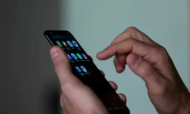 Smartphone pode ser culpado pela queda da natalidade, apontam estudos