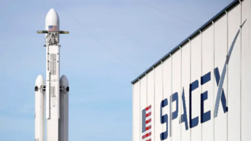 SpaceX acumula 4º dia de perdas e perde US$ 600 bi em valor