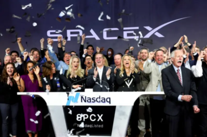 Spacex capta US$ 25 bi em oferta inaugural de títulos com forte demanda