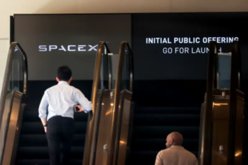 SpaceX estreia na Nasdaq com alta de 11% em IPO recorde de US$ 75 bi