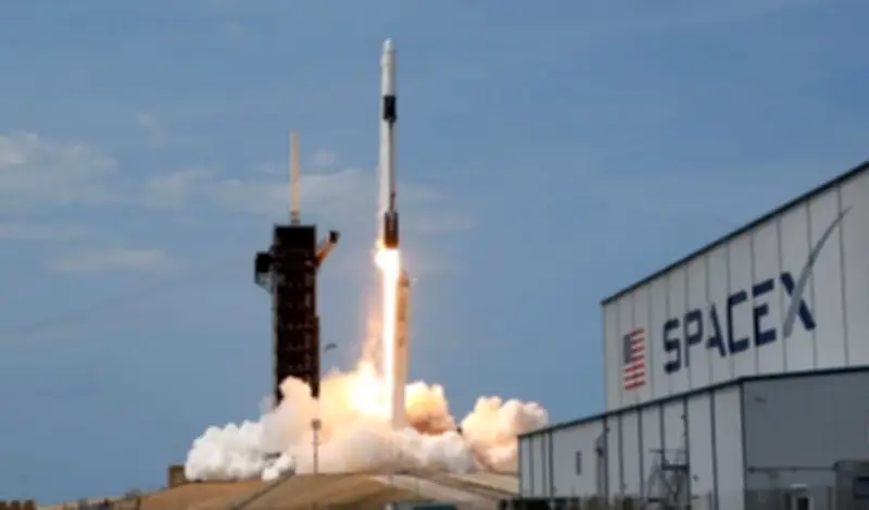 SpaceX estreia na Nasdaq com valor de mercado de US$ 2 trilhões