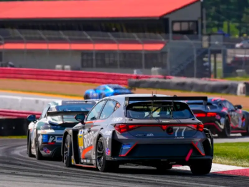Stallion conquista top 5 na etapa de Mid-Ohio da IMSA