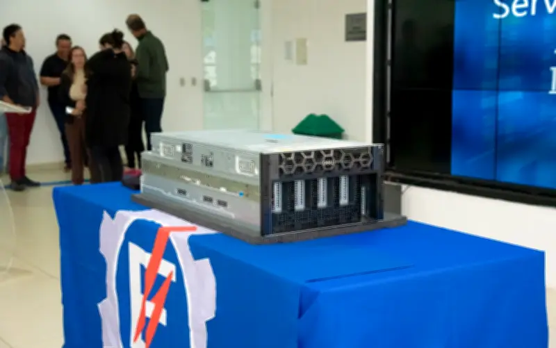 Supercomputador Dell PowerEdge XE9680 começa a ser instalado na Unifei
