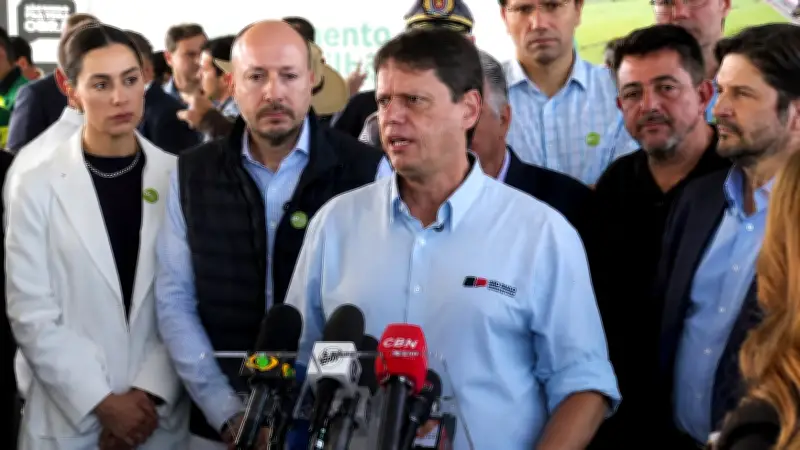 Tarcísio comenta operação sobre Wi-Fi e critica tarifa dos EUA