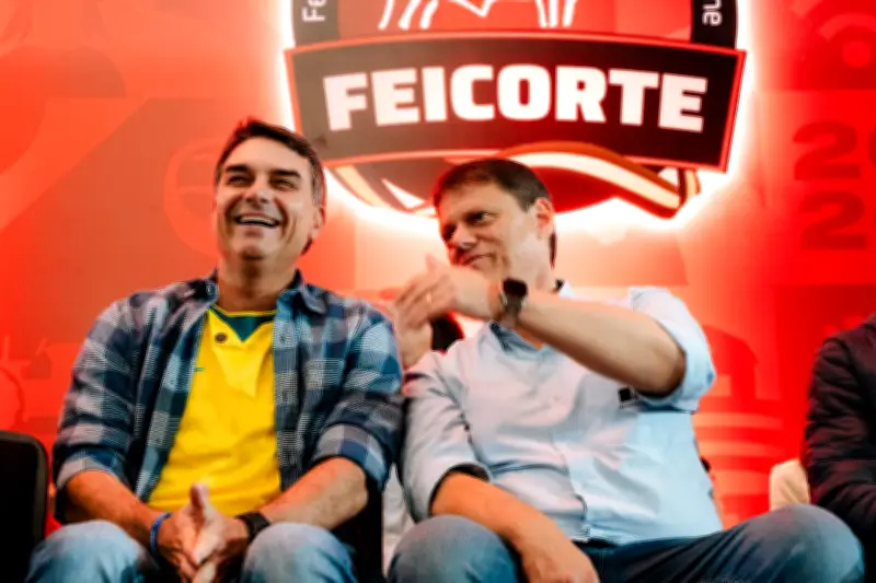 Tarcísio e Flávio Bolsonaro participam da Feicorte em Presidente Prudente