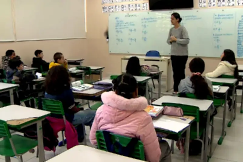 Taubaté define reposição de aulas após greve dos servidores