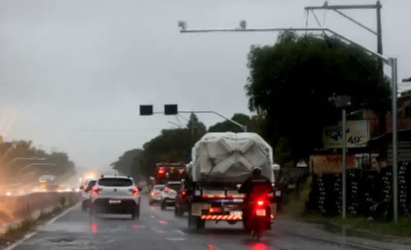 TCE-RJ suspende pagamentos de contrato de 390 radares