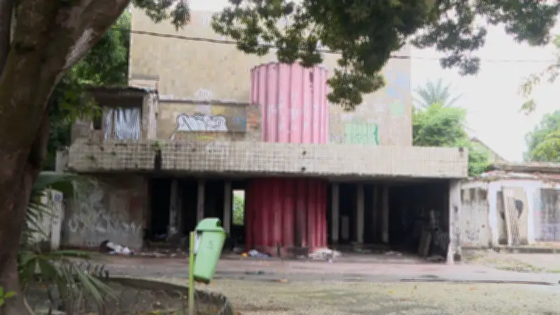 Teatro Valdemar de Oliveira corre risco de desabamento, alerta Defesa Civil