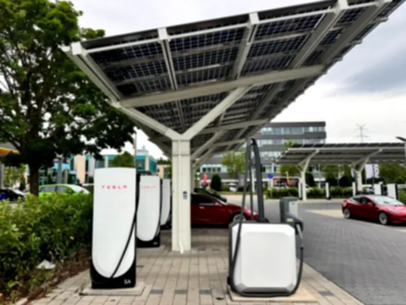 Tesla instala aspirador de pó em estação de recarga para otimizar tempo
