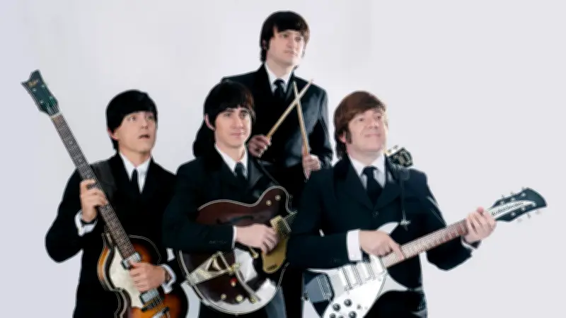 The Beatles Cover abre Dia dos Namorados no Pátio Limeira Shopping