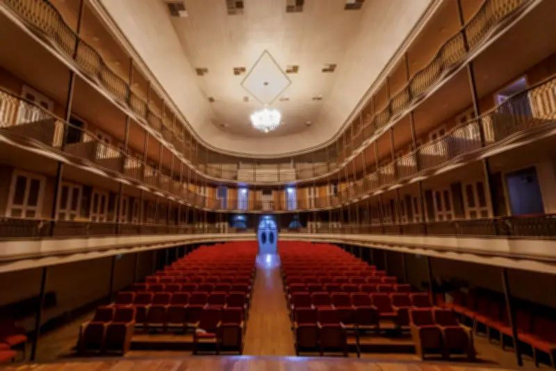 Theatro Sete de Abril reabre em Pelotas após 16 anos fechado